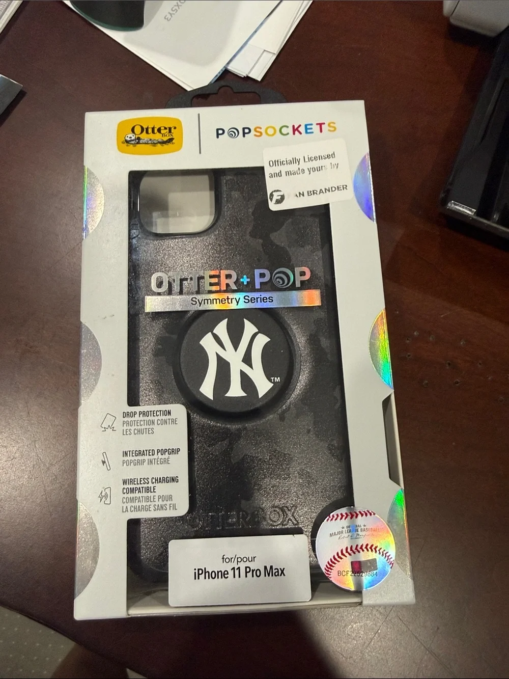 Otter+Pop Symmetry Series Black iPhone 11 Pro Max Case with NY PopSocket